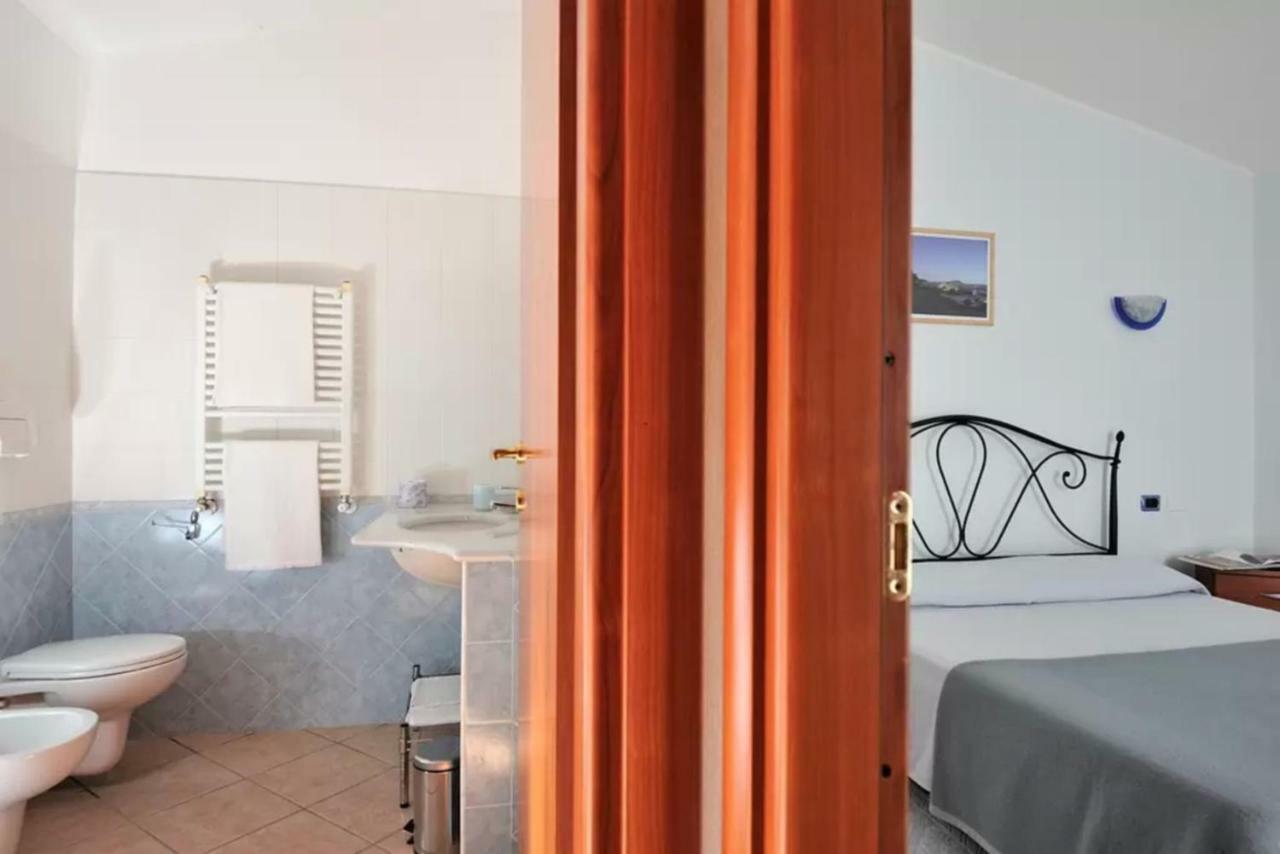 Su Pasu Hotel Tortolì Екстериор снимка